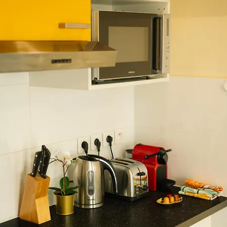 Beautiful Yellow Near Marais And Bastille Apartment *